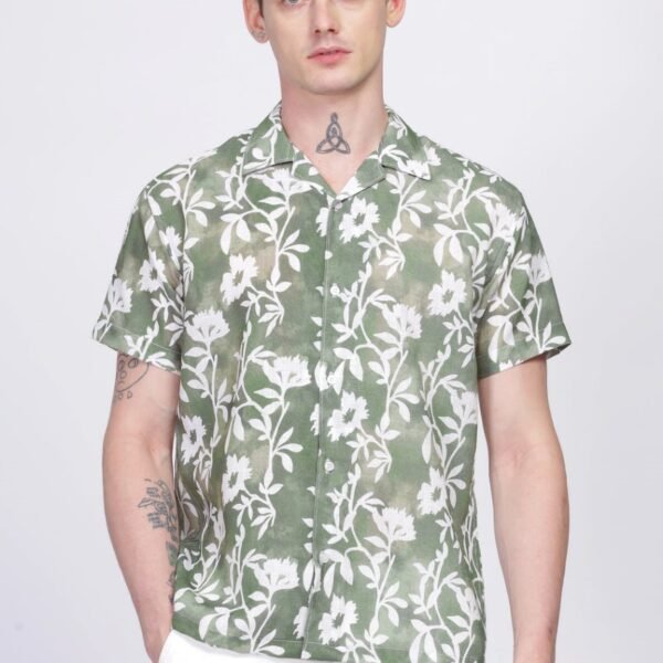 Men Floral Print Relaxed Fit Shirt