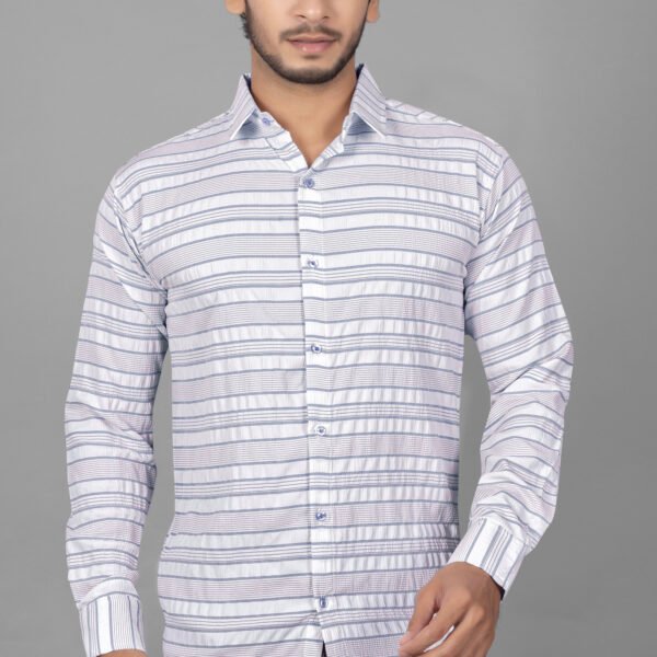 Men Regular Fit Striped Spread Collar Casual Shirt